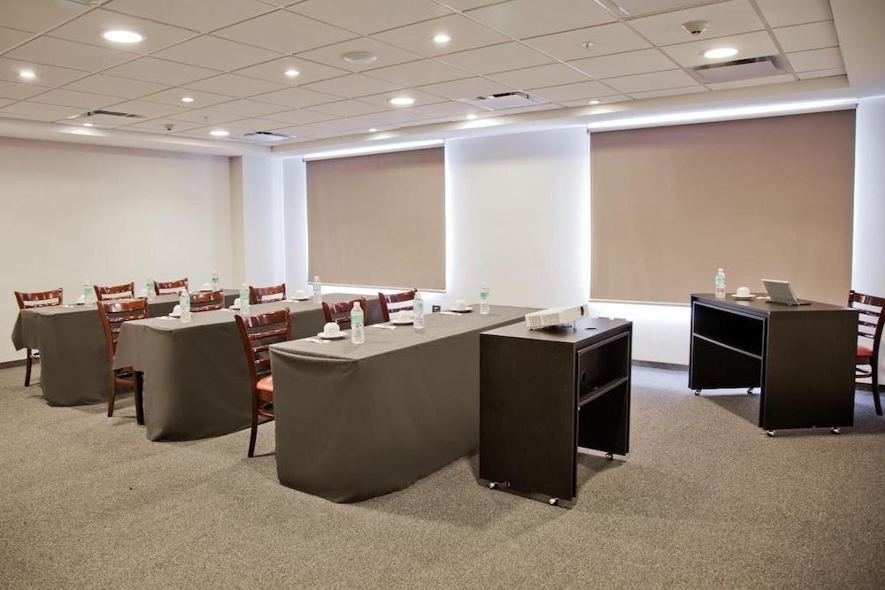 Sierra Suites By Hp Hotels San Luis Potosi Exterior photo